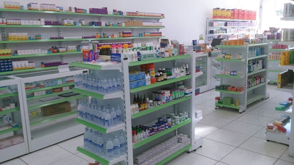 Leia mais sobre o artigo Perfil de Gôndolas – Porta Etiquetas para Farmácia